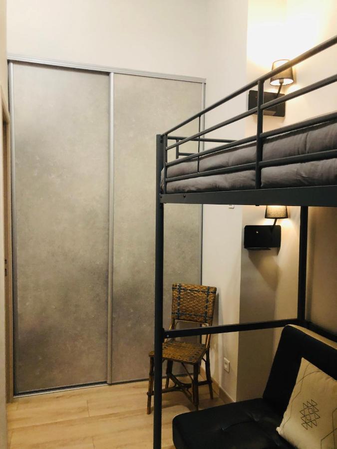 Les Volets Rouges Apartamento Clavaillan Exterior foto
